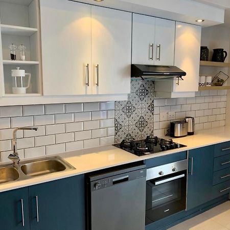 Oyster Lagoon Villa - Luxurious 2 Bed Apartment In Книсна Екстер'єр фото