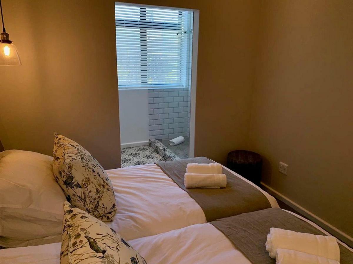 Oyster Lagoon Villa - Luxurious 2 Bed Apartment In Книсна Екстер'єр фото