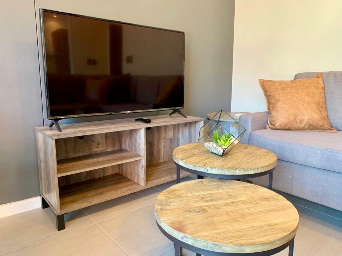 Oyster Lagoon Villa - Luxurious 2 Bed Apartment In Книсна Екстер'єр фото